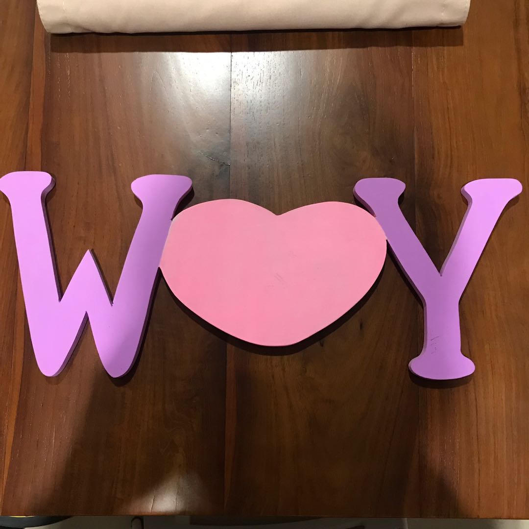 Wooden Letter Huruf Dekorasi Kayu W Love Y Perabotan Rumah Di Carousell