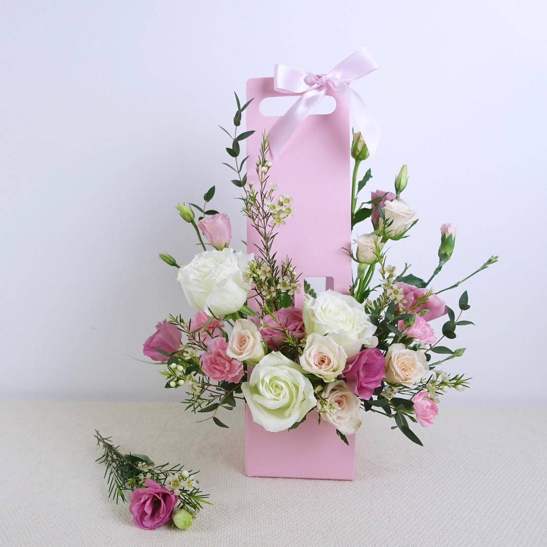 10 Off Mother S Day Flower Flower Box Birthday Flowers Anniversary Gift Flower Delivery Hobbies Toys Stationery Craft Flowers Bouquets On Carousell