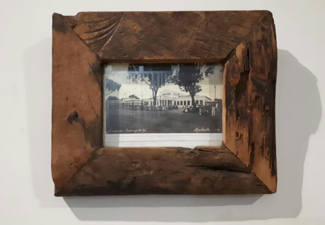 Bingkai Foto Antik Bingkai Foto Kayu Antik Lainnya Di Carousell