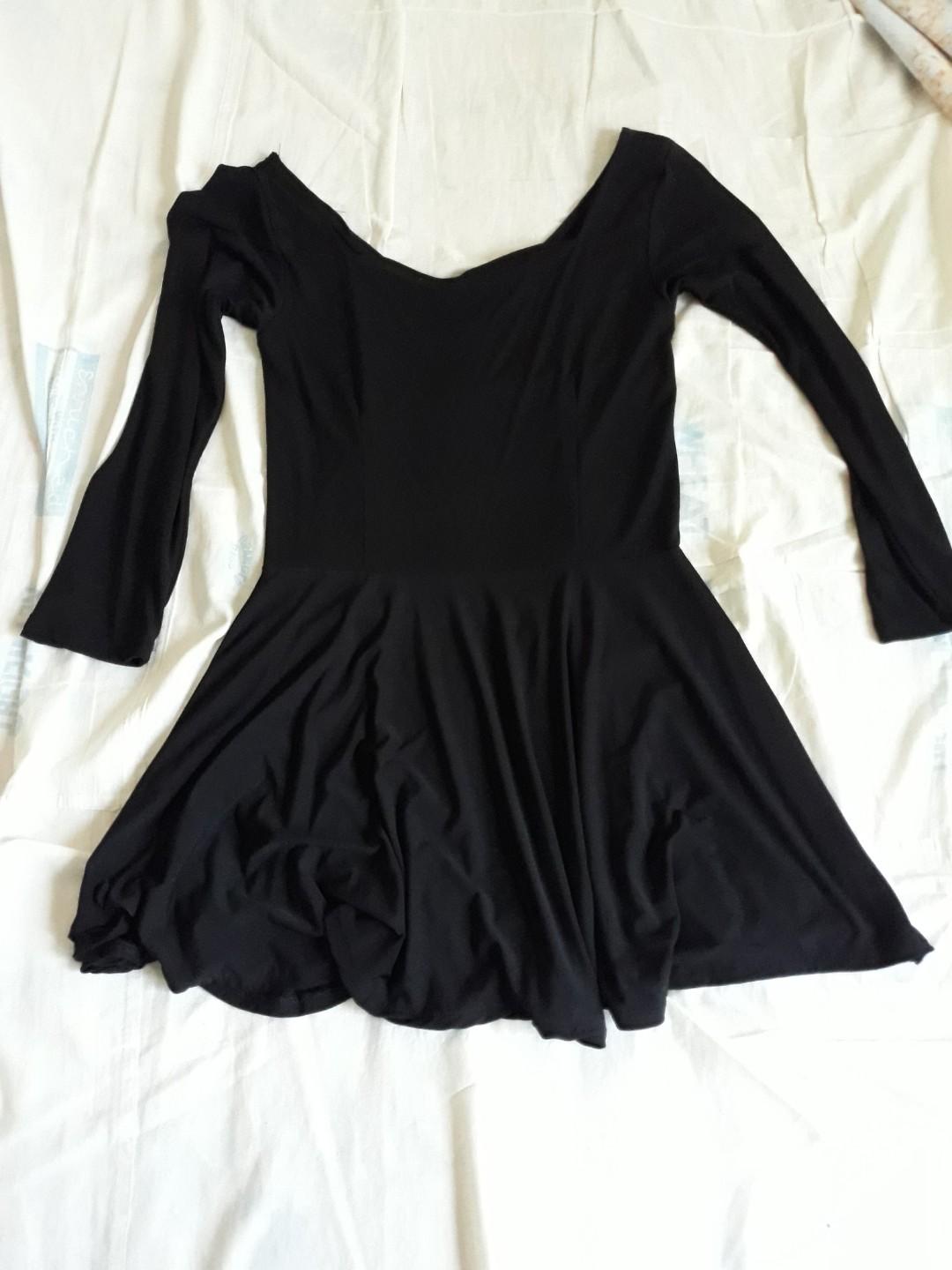 Black casual long sleeves dress (Category: Dresses) located in Arayat. Submitted by mgf00 (Listing ID 229014048, Image 1). Description: BRAND NEW Fits medium - semi large body size only Slightly stretchable No signs of usage 9/10 No flaw - stored only Please manage your expection as you are purchasing some preloved and some brand new but stored and has minor damage items. Thank you so much! Please be kind to the seller😊 Pm for more inquiries and