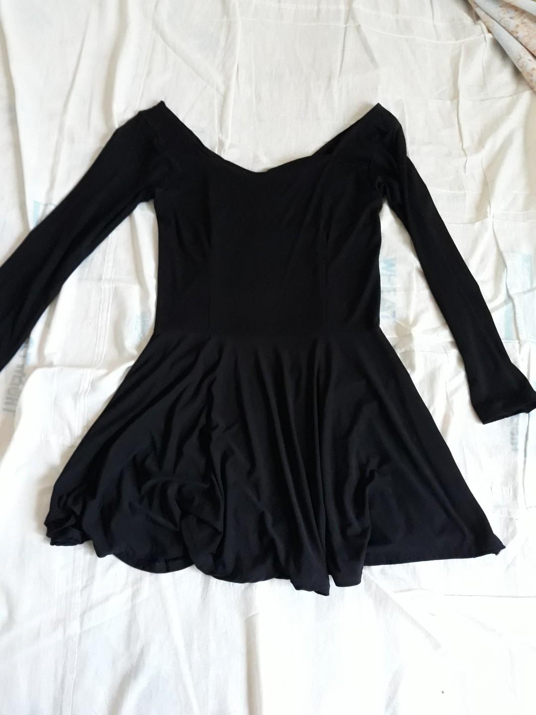 Black casual long sleeves dress (Category: Dresses) located in Arayat. Submitted by mgf00 (Listing ID 229014048, Image 2). Description: BRAND NEW Fits medium - semi large body size only Slightly stretchable No signs of usage 9/10 No flaw - stored only Please manage your expection as you are purchasing some preloved and some brand new but stored and has minor damage items. Thank you so much! Please be kind to the seller😊 Pm for more inquiries and