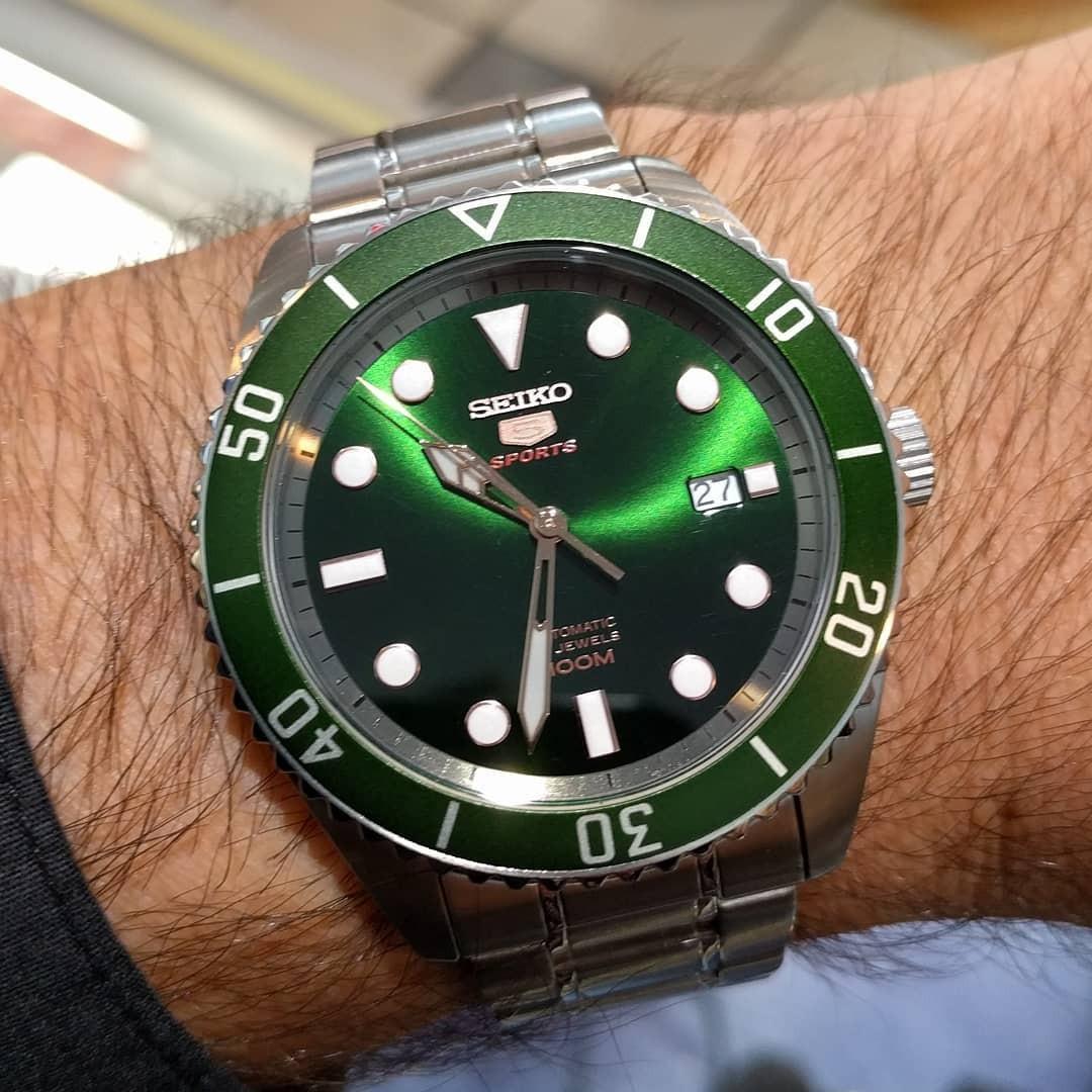 Seiko series 5 automatic hot sale green dial mens watch srpb93