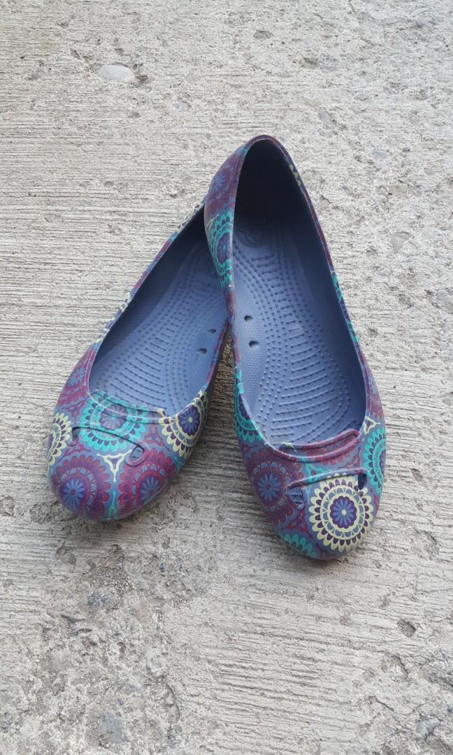 periwinkle blue crocs