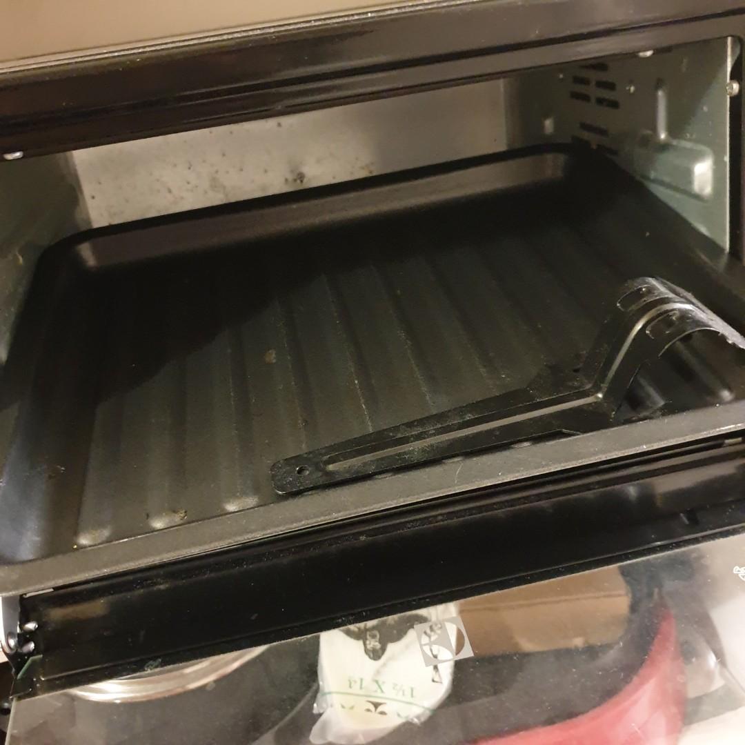 Electrolux 21L Oven Toaster EOT4550, TV & Home Appliances, Kitchen