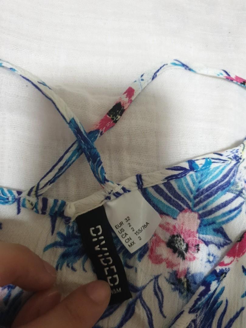 H&m sexy top blue foral (Category: Sleeveless) located in San Pedro. Submitted by memeyeah (Listing ID 229115121, Image 2). Description: .