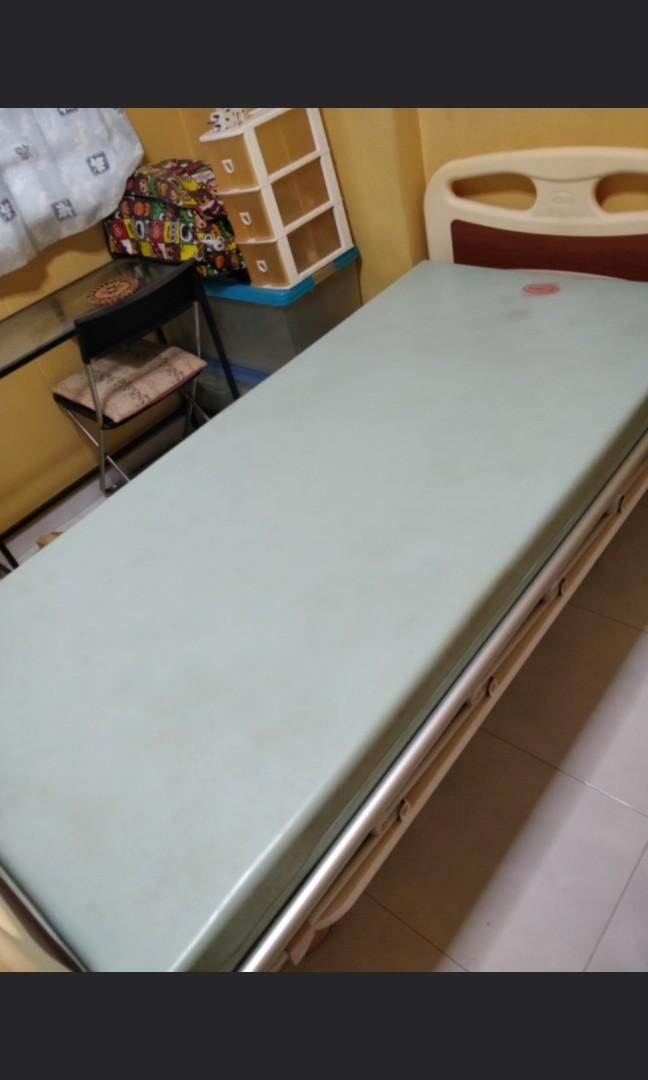 Manual Three Crank Hospital Bed, Furniture & Home Living, Furniture