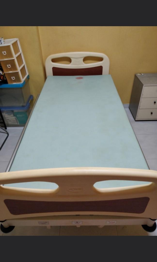 Manual Three Crank Hospital Bed, Furniture & Home Living, Furniture