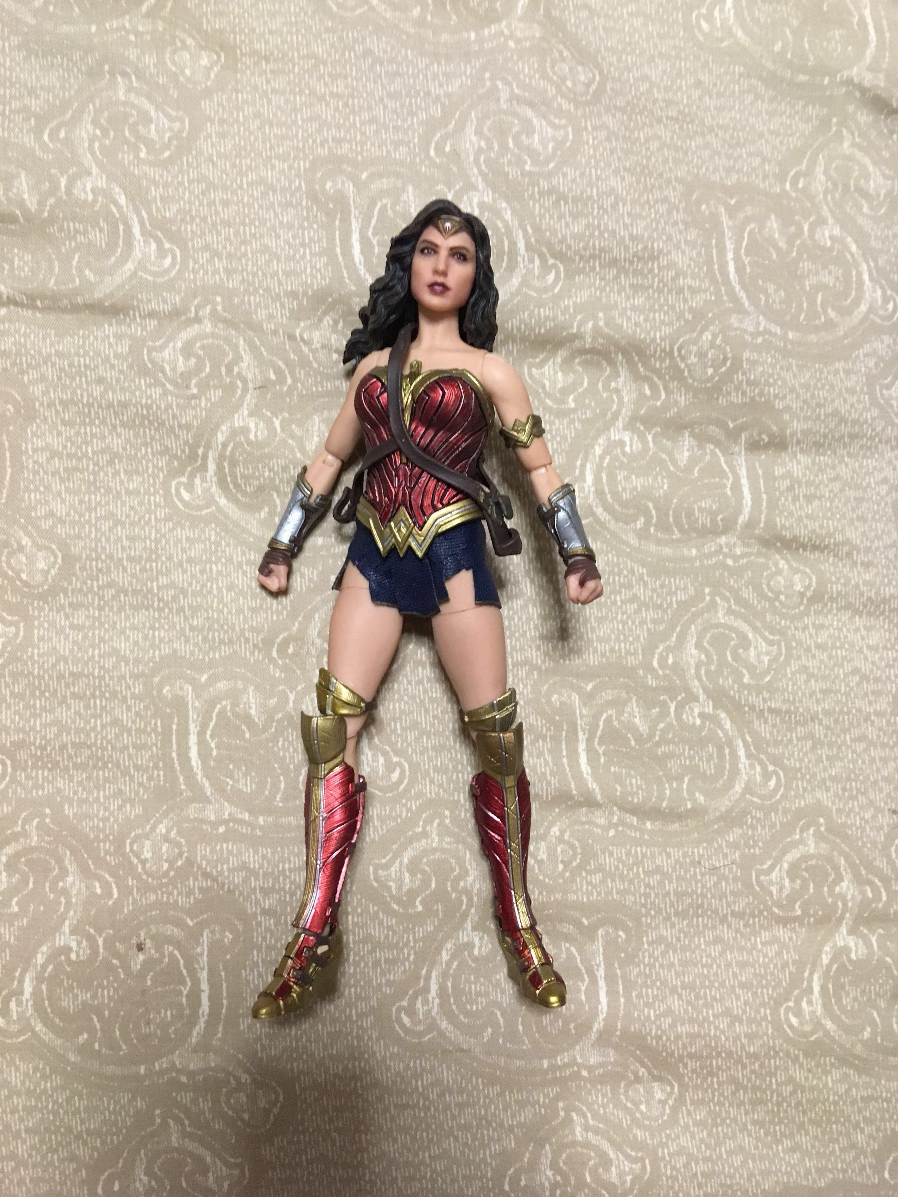 Mezco ONE:12 COLLECTIVE Wonder Woman DC Universe 6 inch action figure PRESALE 
