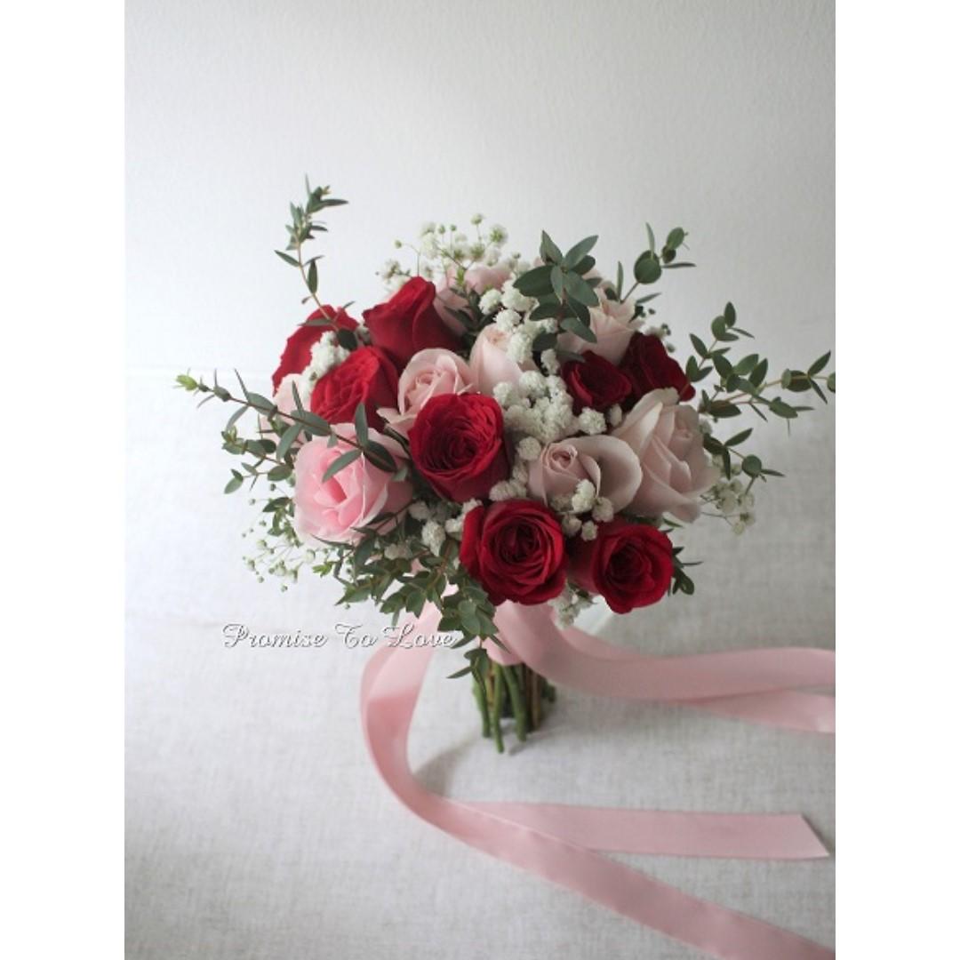 pink and white wedding bouquet