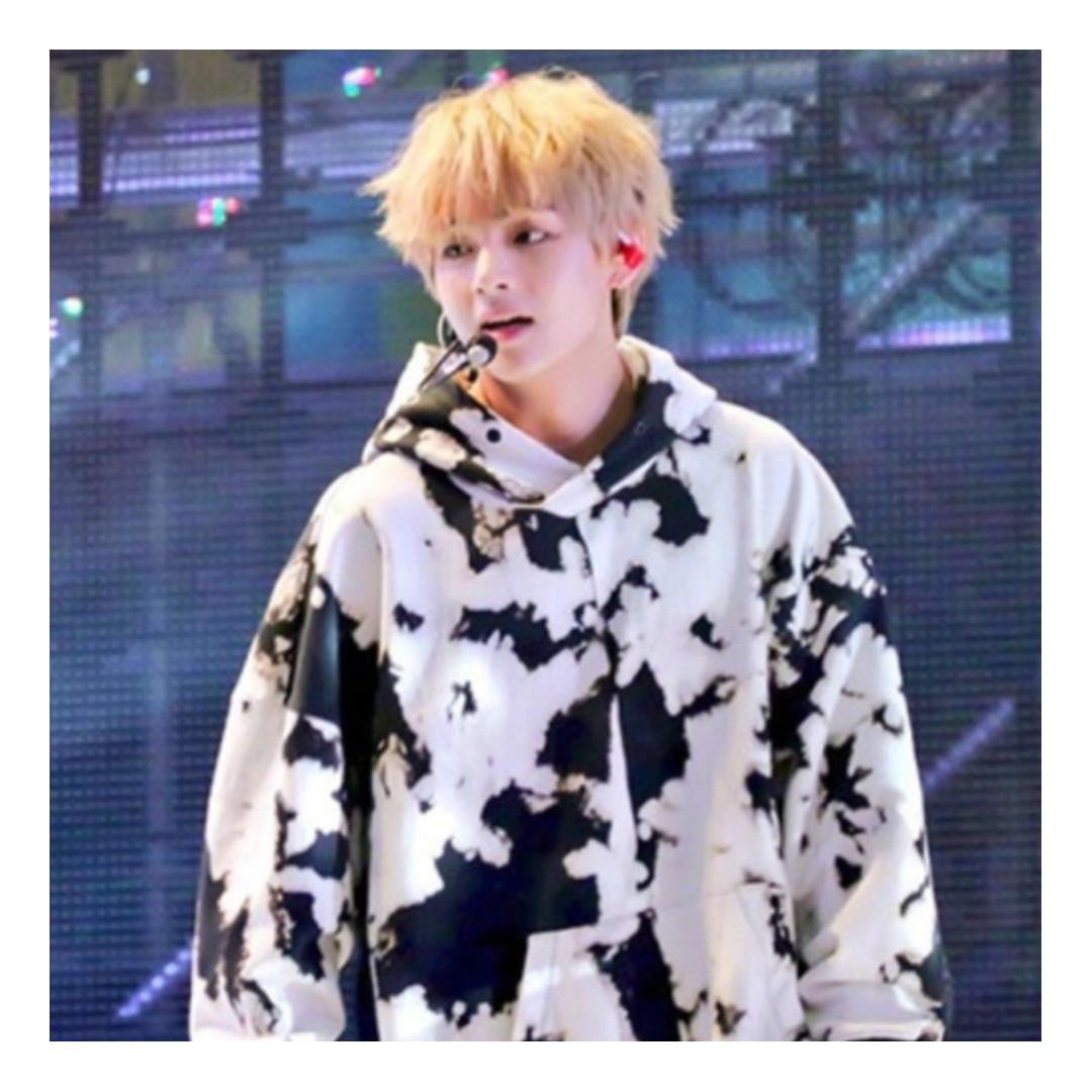 Taehyung black and white hoodie shop