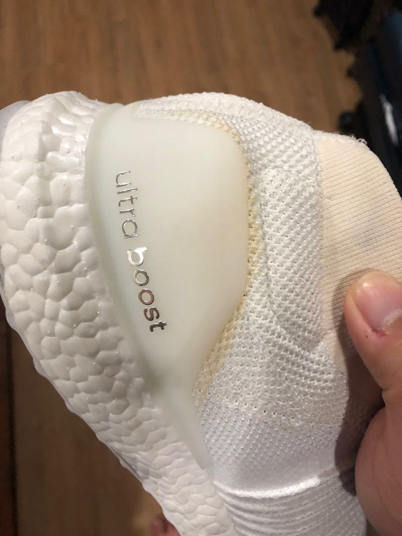 Ultra boost deals laceless undyed