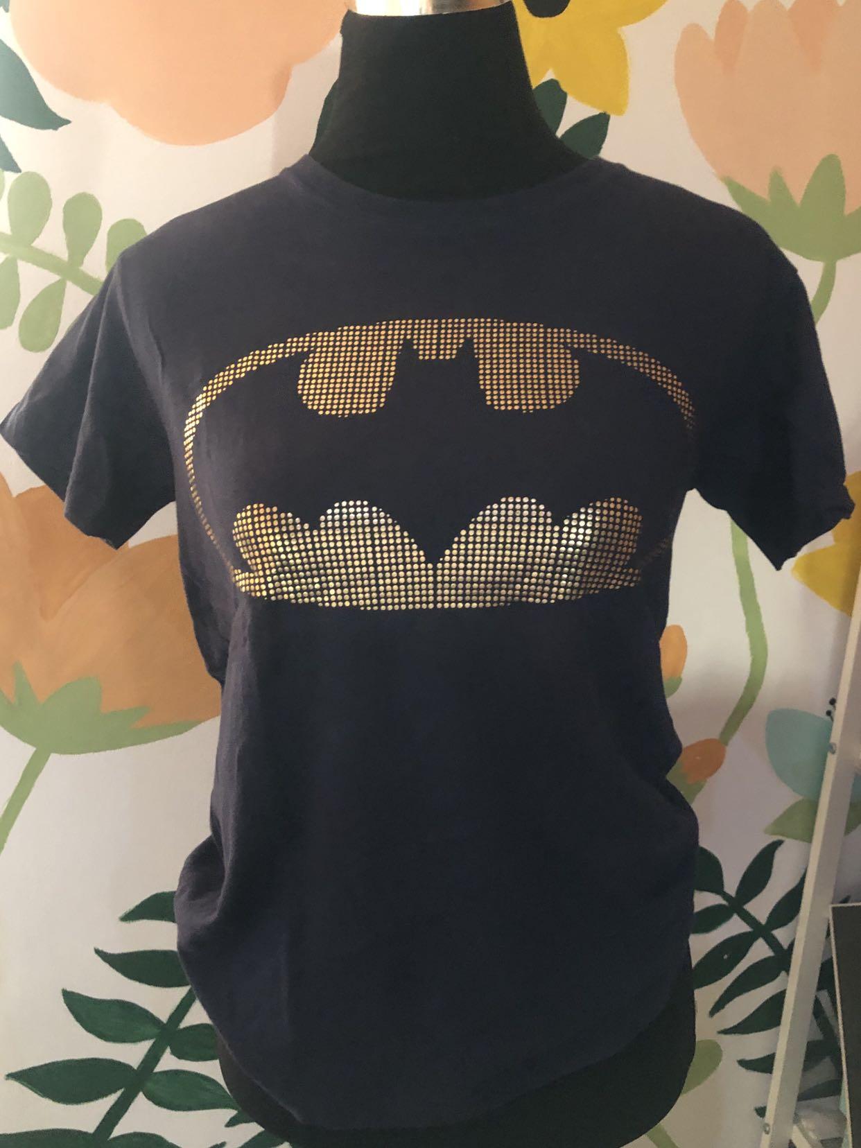 Batman T-Shir (Category: Others Tops) located in Las Pinas. Submitted by dsppp (Listing ID 229226002, Image 1). Description: Used only once In really good condition and nice material Very comfortable Tag size says XS but can fit small or even medium Navy blue color.