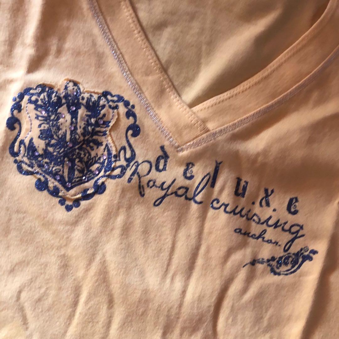 Bossini T-shirt (Category: Shirts) located in Las Pinas. Submitted by dsppp (Listing ID 229222906, Image 2). Description: Authentic NEVER BEEN USED just no tag.