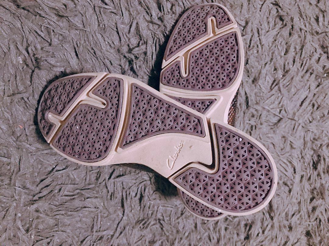 CLARKS (Category: Boots) located in Kuala Lumpur. Submitted by crackos (Listing ID 208775642, Image 2). Description: CLARKS ARTISAN to let go Bought in UK for almost RM 400 now reduce to RM150 SIZE UK 3 but can fit to uk4 Very Comfortable Condition is almost new 9/10 Wearing just a few time NEGOTIBLE.