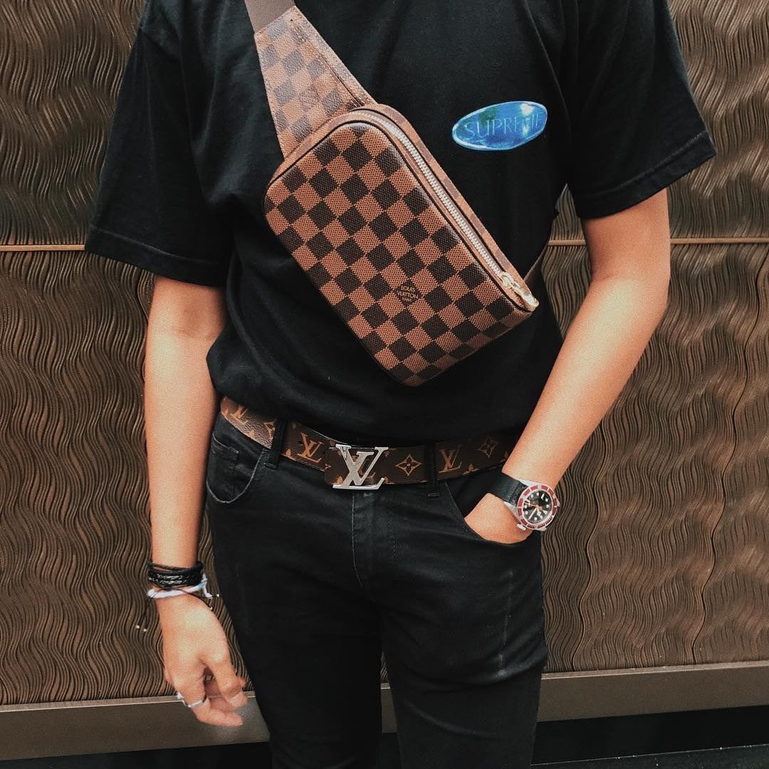 15673 - P2,500 Louis Vuitton Damier Graphite 2018 Men Geronimos Hip Bag  👜can be worn around the waist or carried across the shoulder, Men's  Fashion, Bags, Sling Bags on Carousell