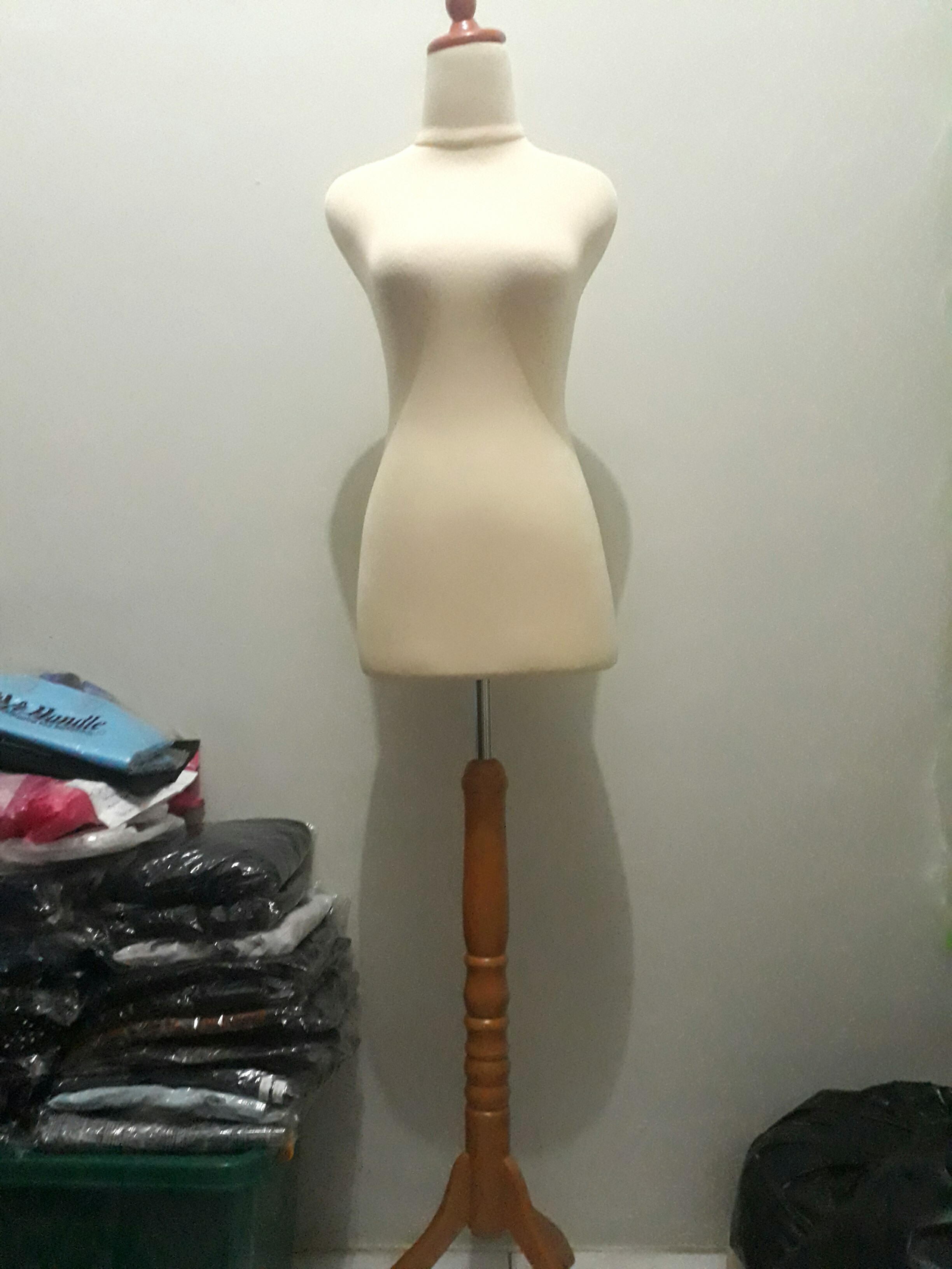 mannequin/ manekin/ patung baju/pakaian/ mannequin baju/pakaian/ kemeja