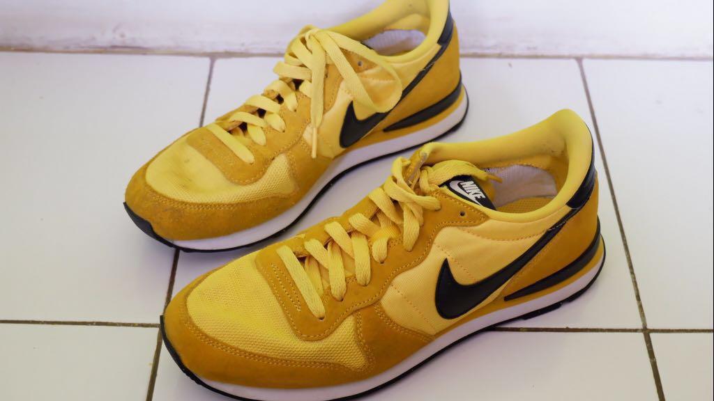 Nike Internationalist - Yellow ( ORIGINAL ) , Fesyen Pria, Sepatu , Sneakers di Carousell