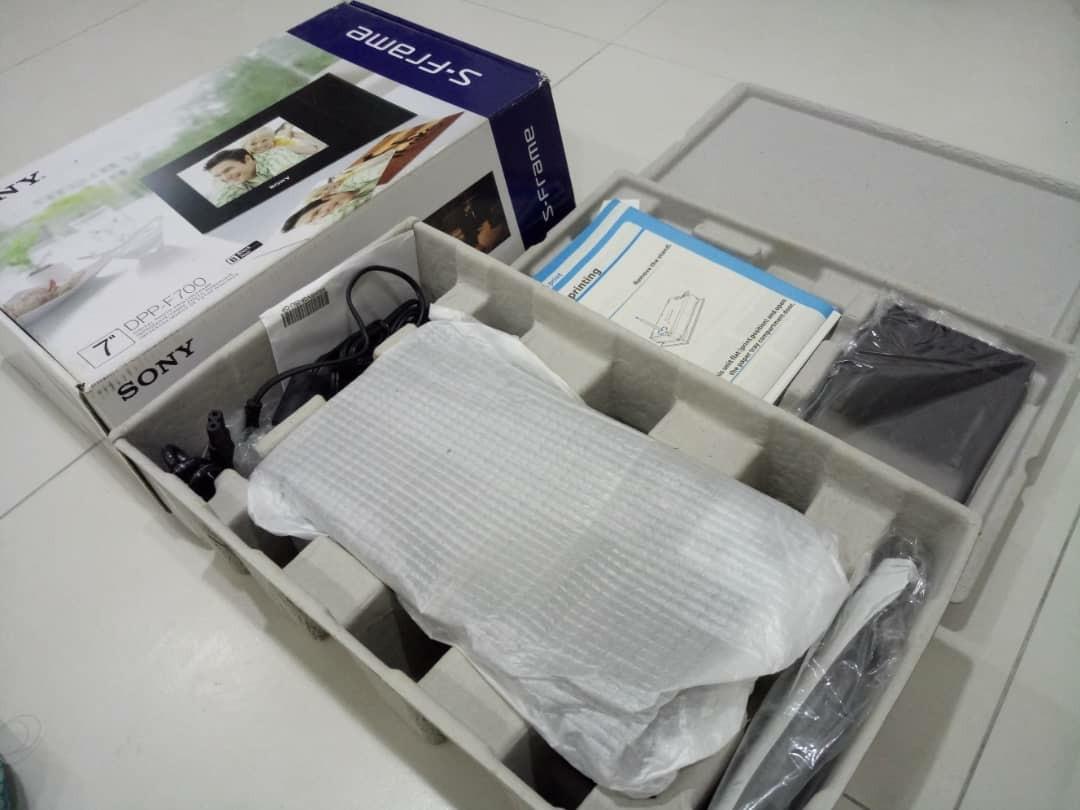 Sony DPPF700 Digital Photo Frame/Printer, TV & Home Appliances, TV