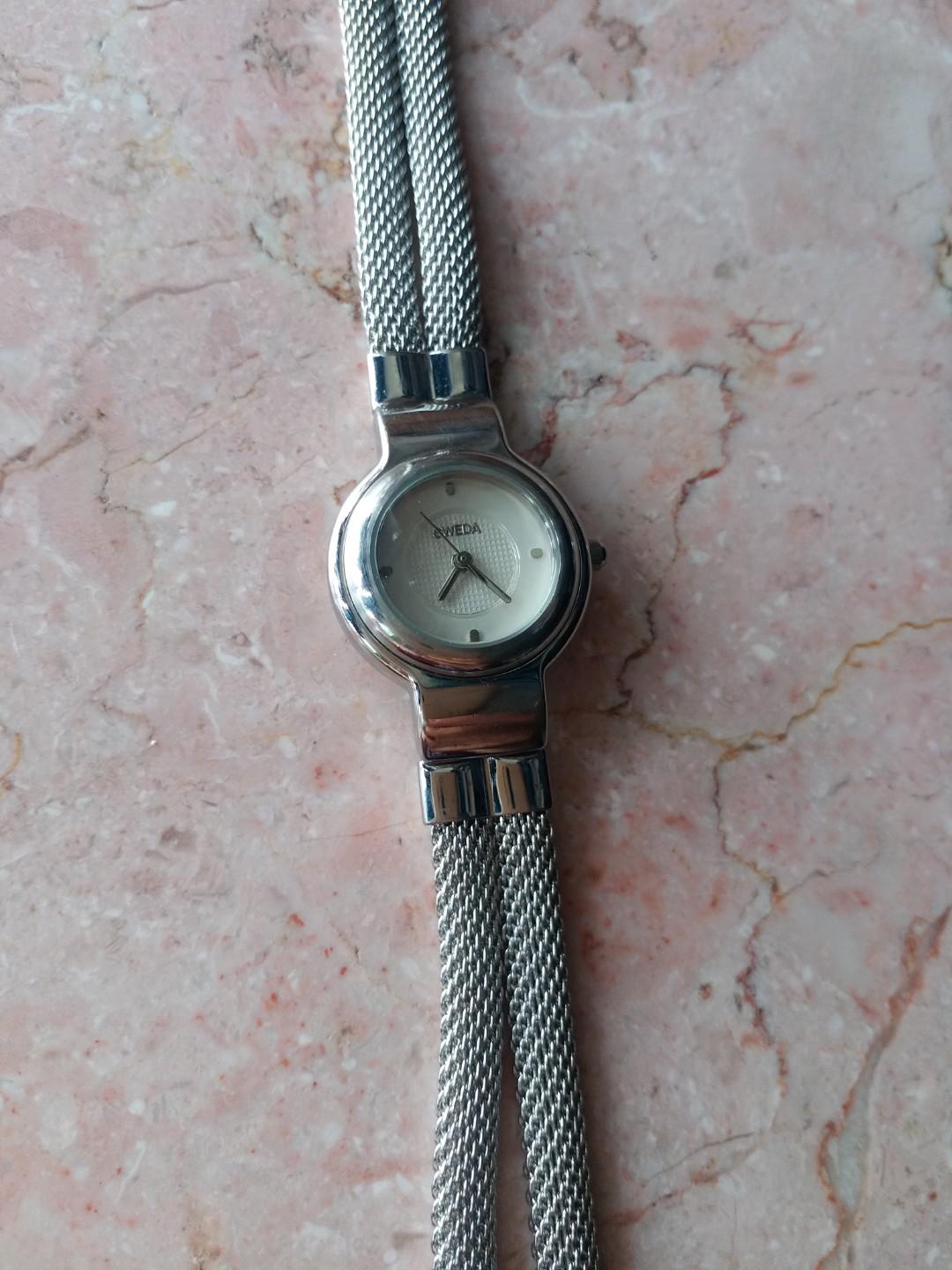 Vintage Sweda Quartz watch fresh battery | eBay