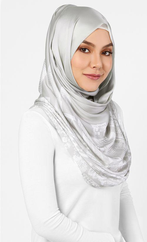 The Kuala Lumpur Scarf In Grey Women S Fashion Muslimah Fashion On Carousell