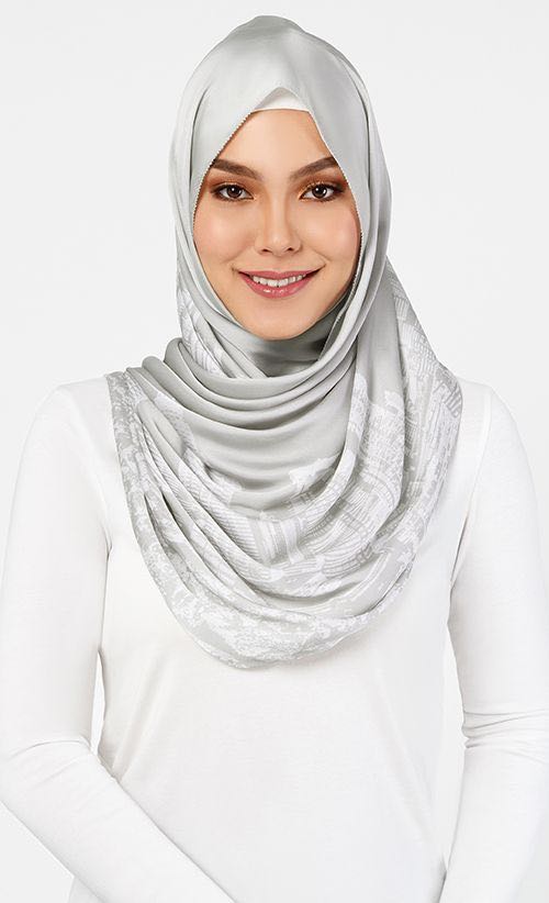 The Kuala Lumpur Scarf In Grey Women S Fashion Muslimah Fashion On Carousell
