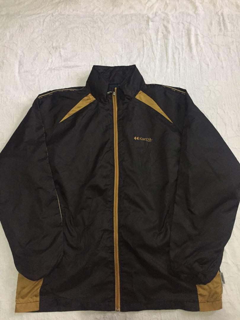 Tracktop Kaepa Kappa Parasut Jacket Jaket Windbreaker Fesyen Pria Pakaian Baju Luaran Di Carousell Tracktop Kaepa Kappa Parasut Jacket Jaket Windbreaker Fesyen Pria Pakaian Baju Luaran Di Carousell