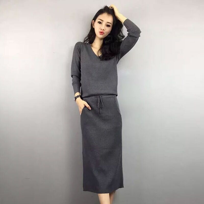 V neck long sleeves slit midi dress, Women's Fashion, Muslimah Fashion ...