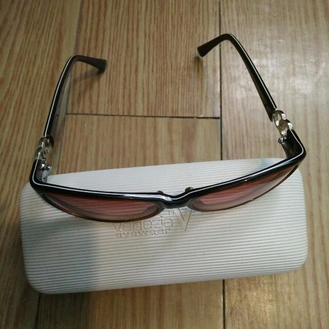 Venezia Sunglasses (Category: Sunglasses & Eyewear) located in Santa Rosa. Submitted by etjam (Listing ID 229203225, Image 2). Description: .