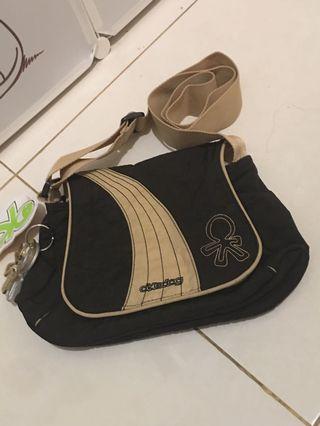 NEW! Okiedog sling bag