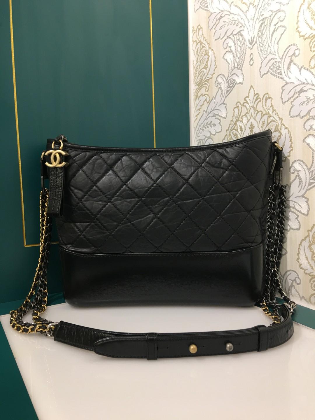 Gabrielle leather crossbody bag Chanel Black in Leather - 29210558