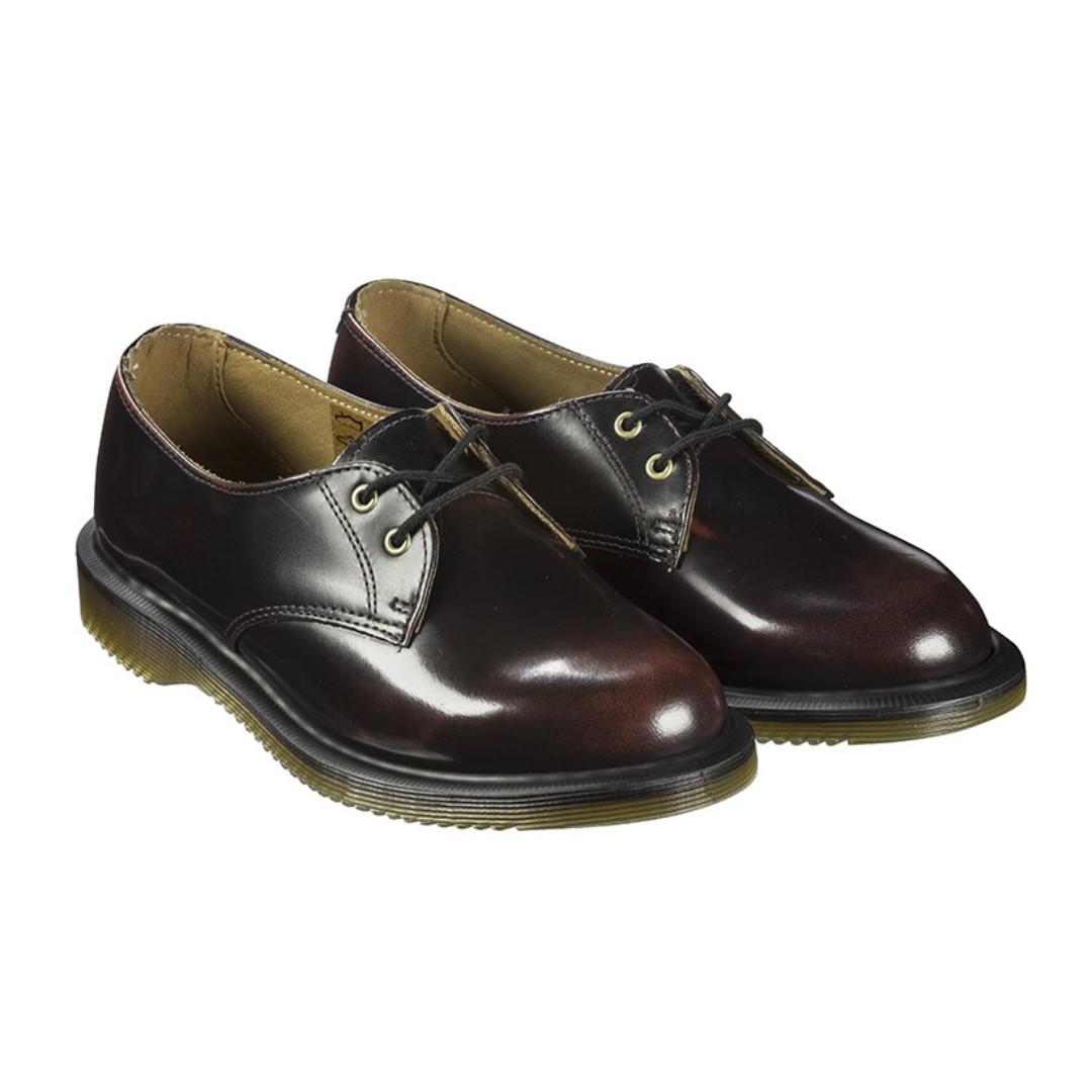 Dr Martens Women s Keningston Brook 2 Eye Shoes Luxury Sneakers Footwear on Carousell