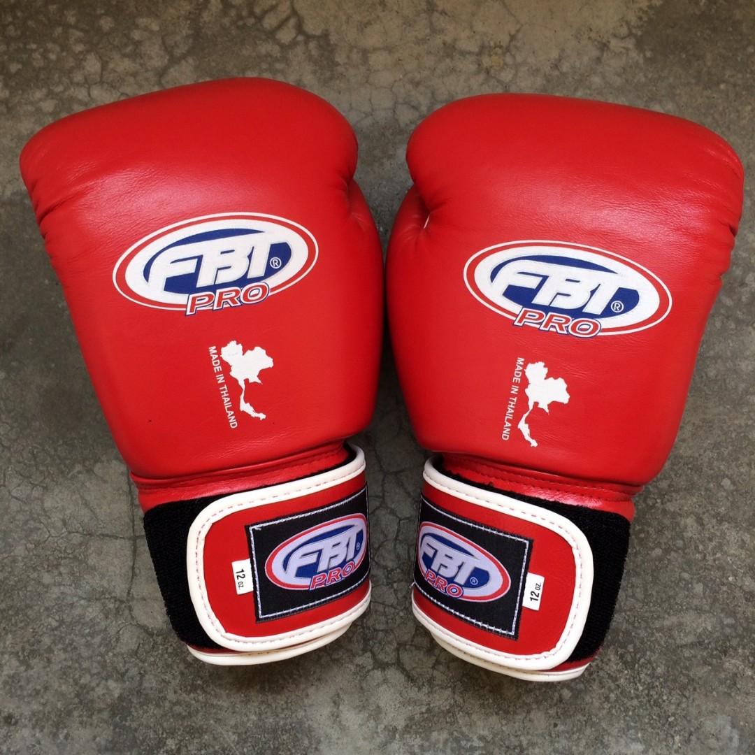FBT PRO boxing / muay thai glove, Sports Equipment, Exercise & Fitness, Toning & Stretching