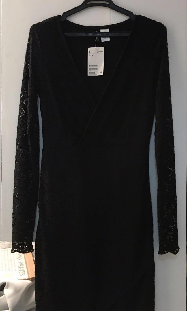 H&M Divided (Category: Maternity wear) located in Taguig. Submitted by lanzzy (Listing ID 227874950, Image 2). Description: Lace Fitted Dress with lining inside original price as seen in the tag is 💰29.99 Bought this in US, it wont fit anymore Similar fit worn by the model, posted here. .