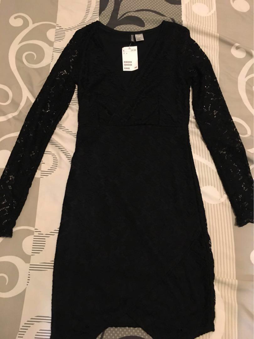 H&M Divided (Category: Maternity wear) located in Taguig. Submitted by lanzzy (Listing ID 227874950, Image 3). Description: Lace Fitted Dress with lining inside original price as seen in the tag is 💰29.99 Bought this in US, it wont fit anymore Similar fit worn by the model, posted here. .