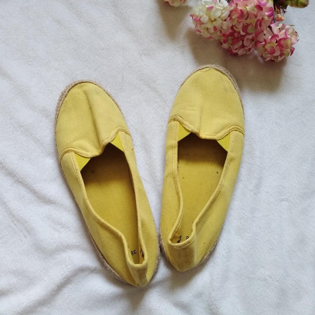 h&m yellow shoes