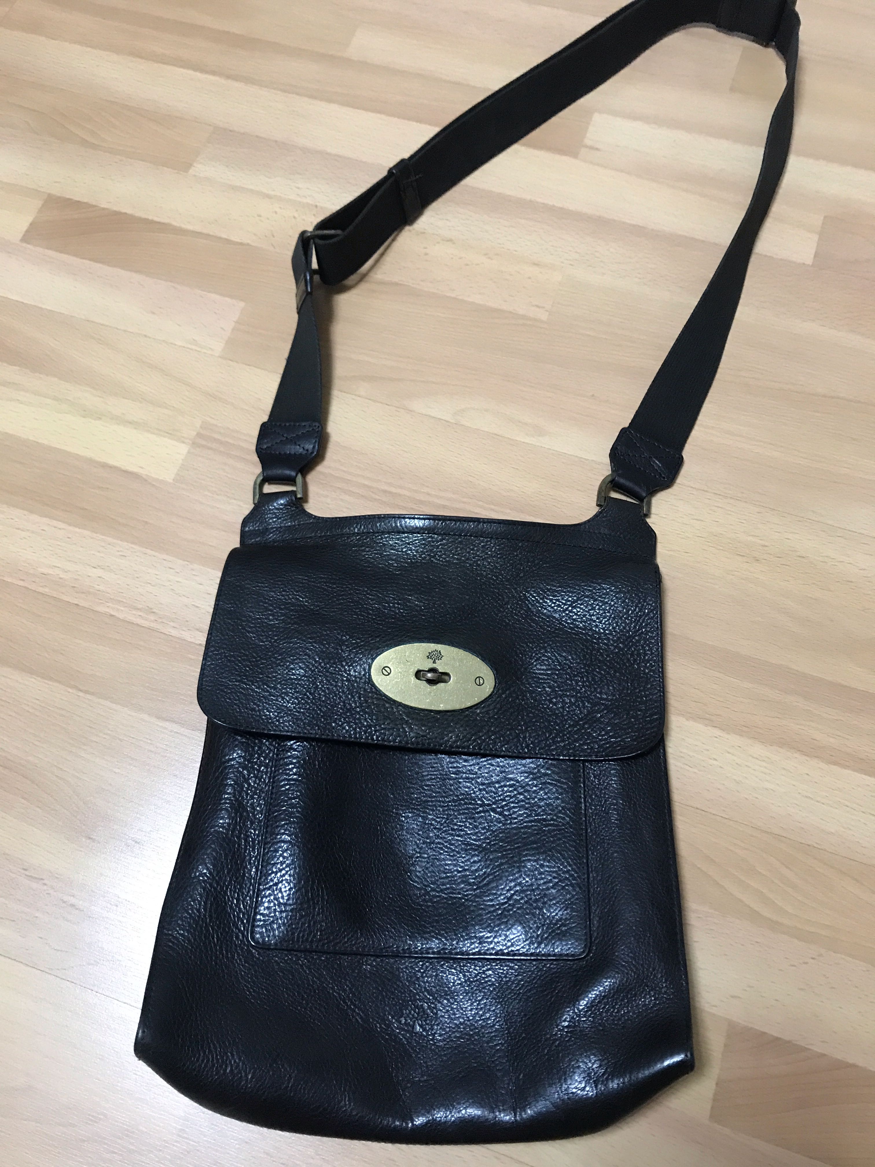 Mulberry Medium Leather Antony Messenger Bag | Harrods IS