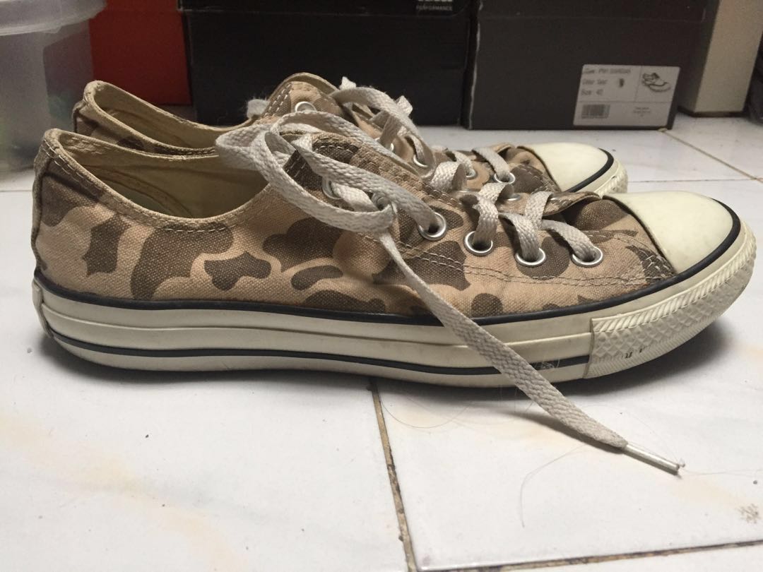 Sepatu on sale converse army