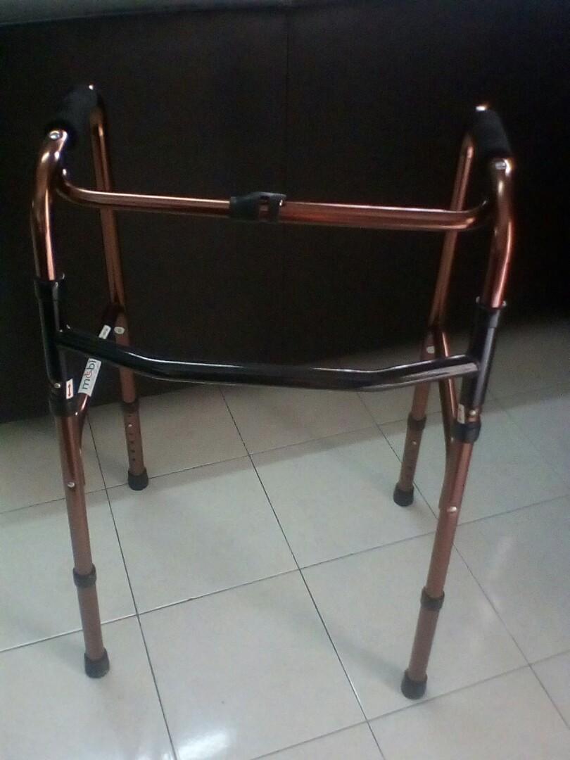 Tongkat Alat Sokongan Untuk Berjalan Bagi Oku Orang Tua Everything Else Others On Carousell
