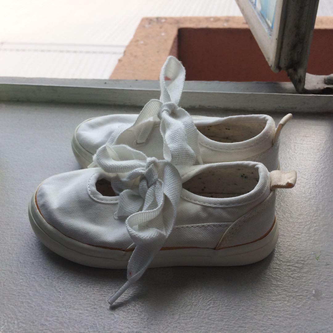 Zara Baby Shoes | Barely used (Category: Babies & Kids Fashion) located in Pasig City. Submitted by johnroswell (Listing ID 229368682, Image 2). Description: Good condition 9/10 Size 22 Cute ribbon laces .