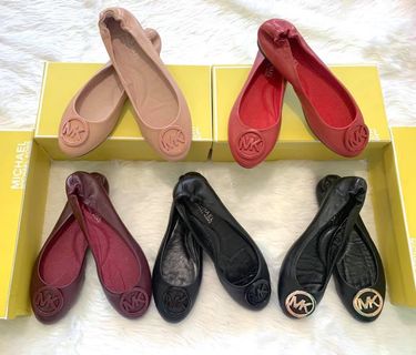 (Category: ) located in . Submitted by houseofglam (Listing ID 229502120, Image 1). Description: .