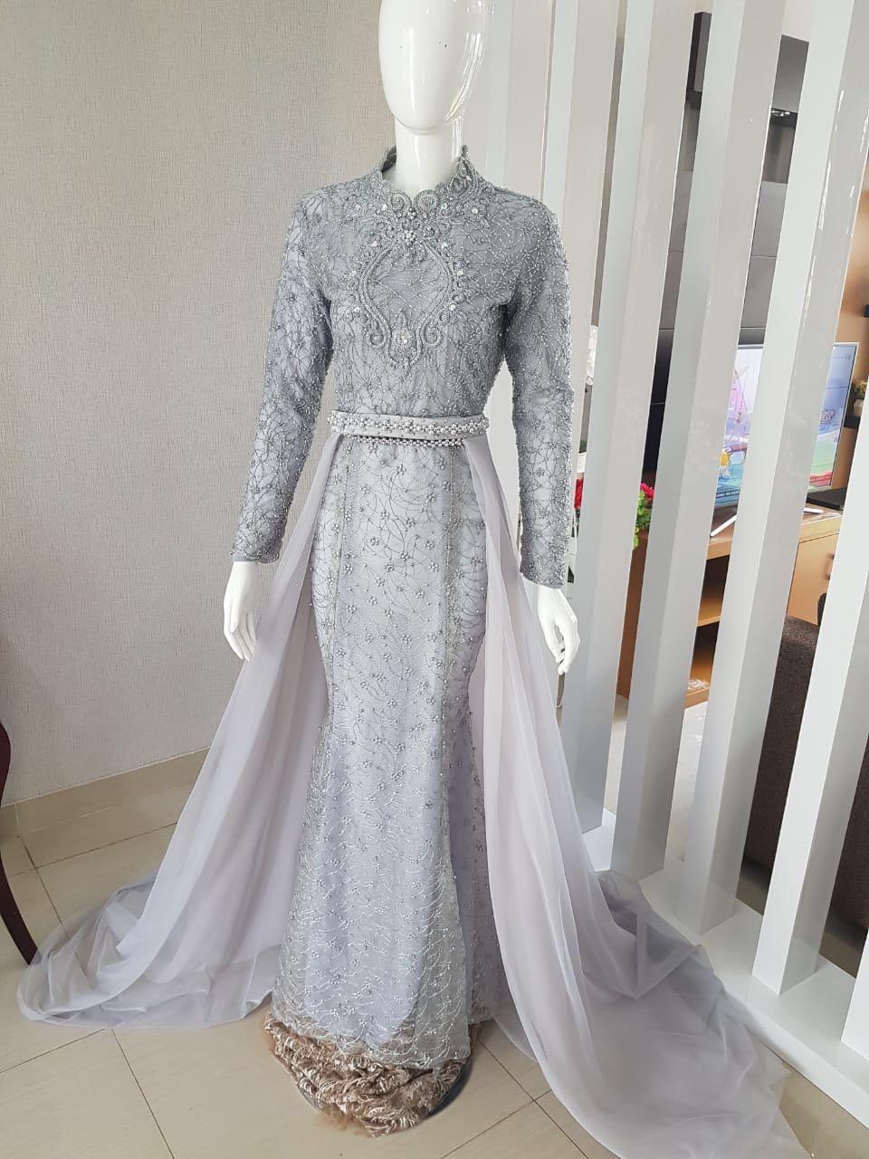 dress semi kebaya