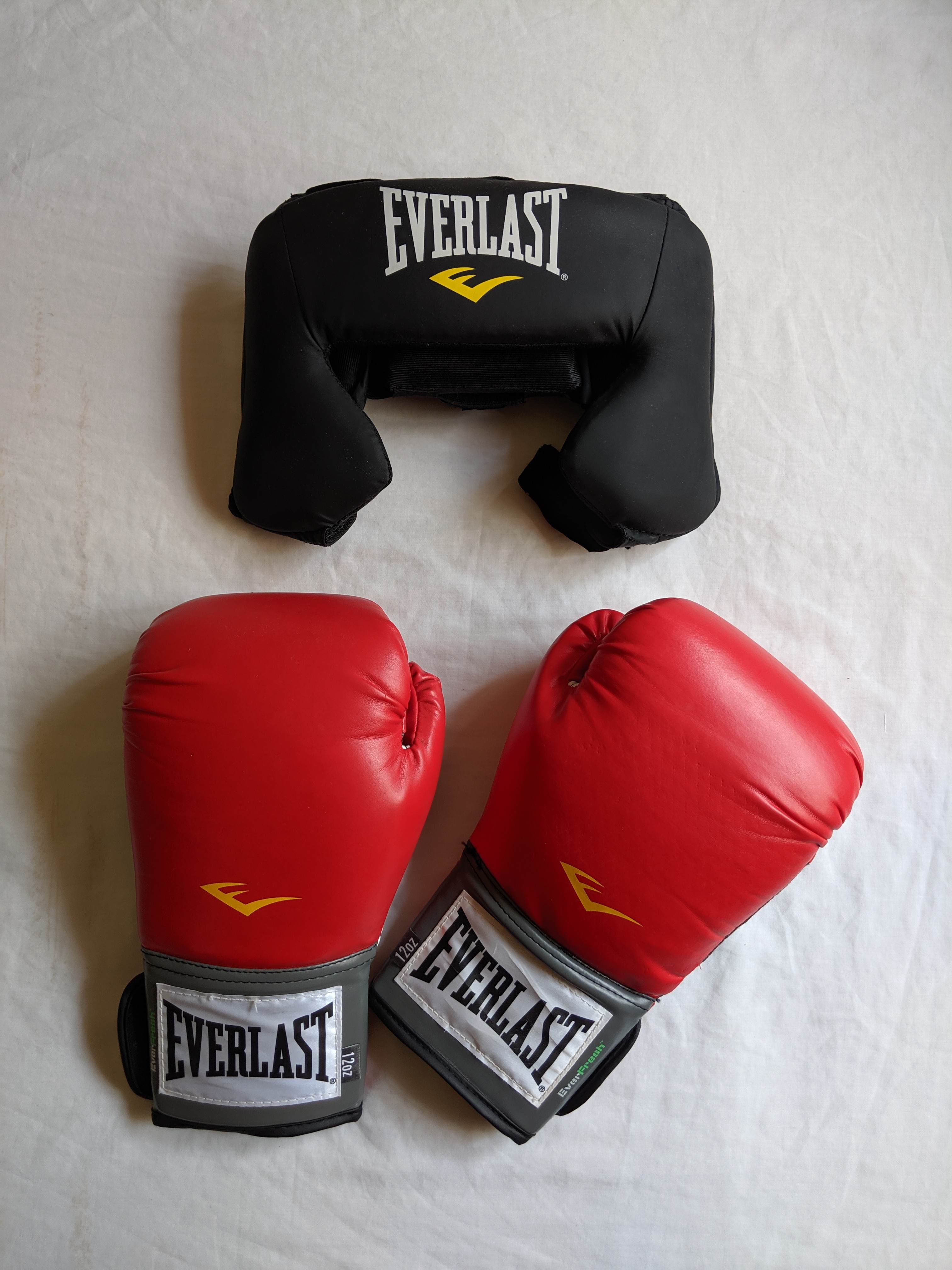 Everlast Helmet, Sports Equipment, Sports & Games, Water Sports on