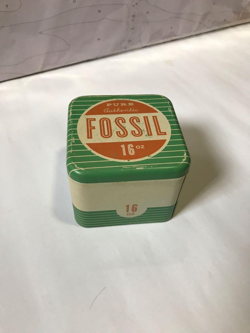 Fossil tin boxes top