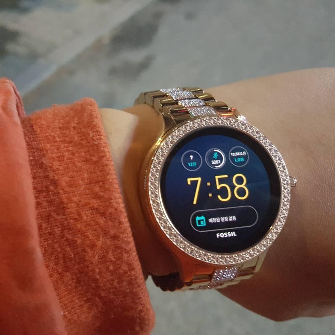 Fossil FTW6008 Gen 3 Smartwatch Venture Rosegold diameter 4.2CM Barang Mewah Jam Tangan di Carousell