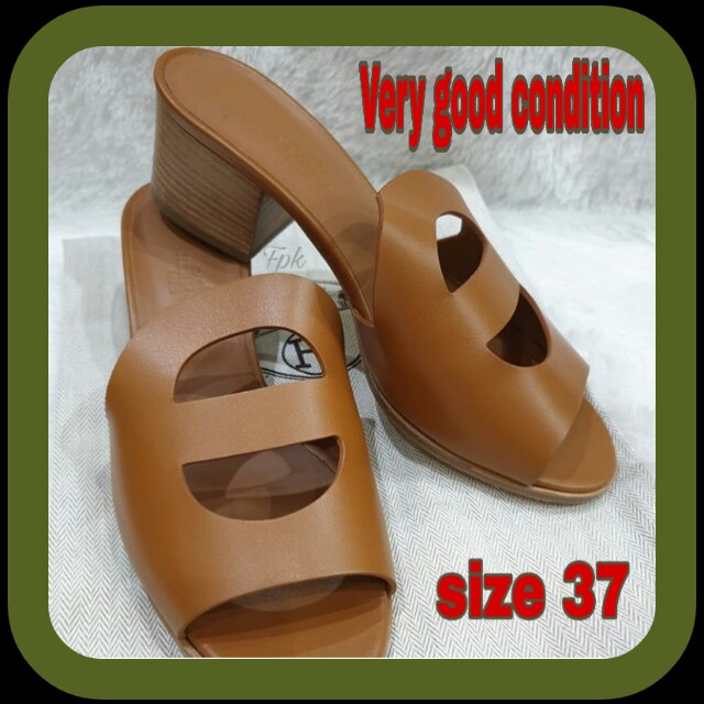 HERMES Mona Sandals Fesyen Wanita Sepatu di Carousell