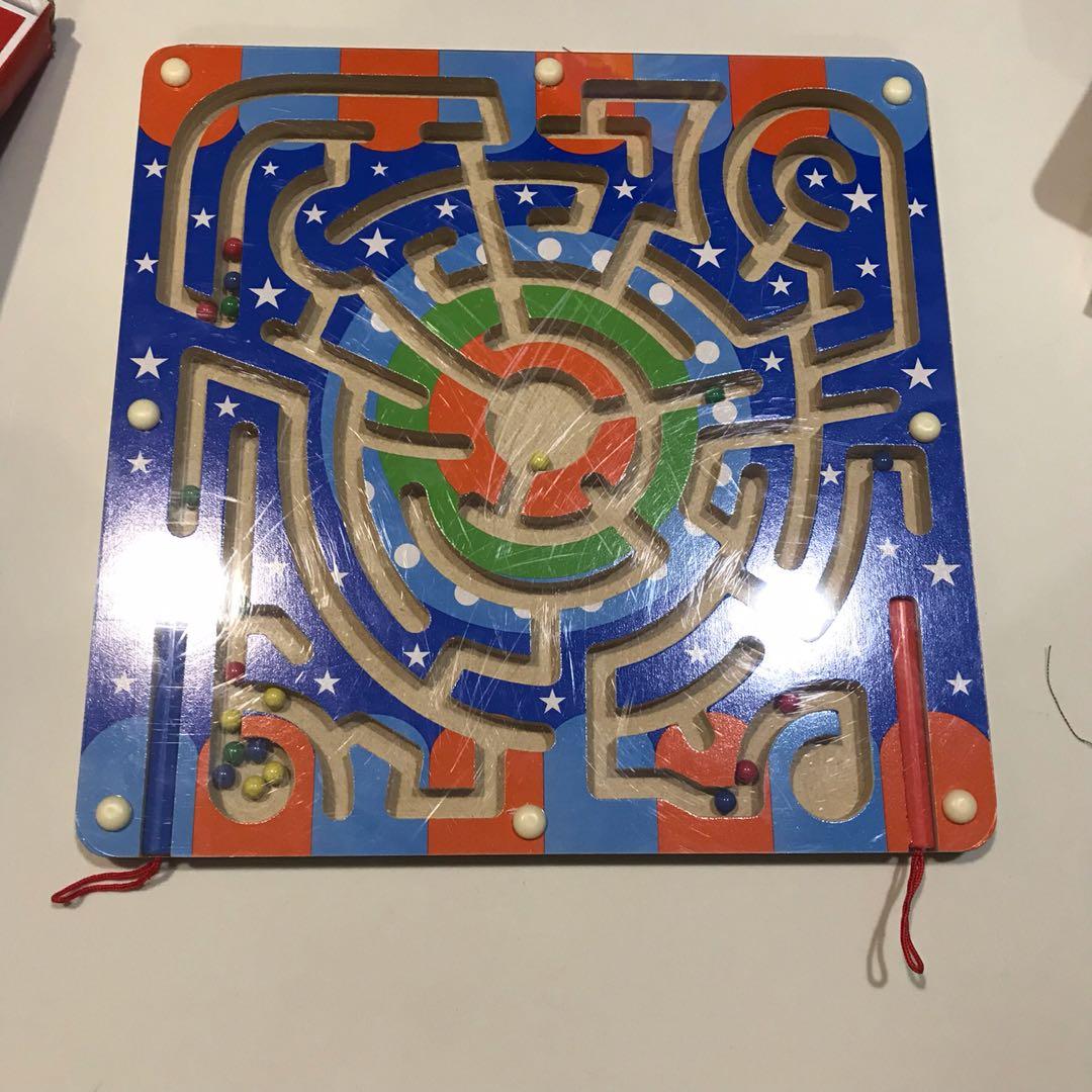 magnetic ball maze