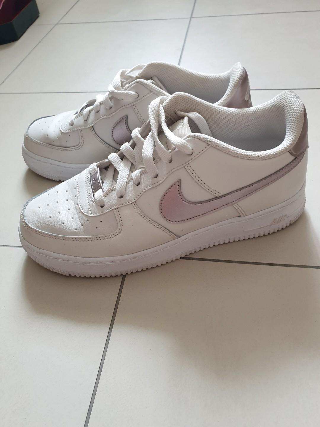 White nikes with rose store gold swoosh
