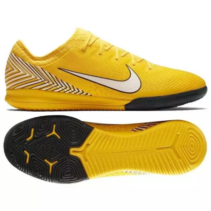 Neymar outlet futsal boots