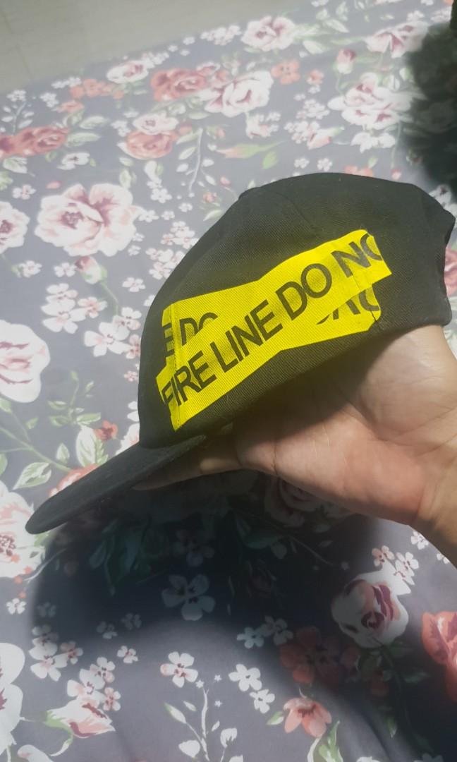 Off white cap (Category: Caps & Hats) located in Singapore. Submitted by azrias (Listing ID 229551897, Image 1). Description: Selling an off white cap. Authentic Use 3 times.