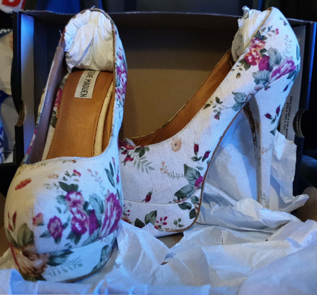 Steve madden floral heels discount
